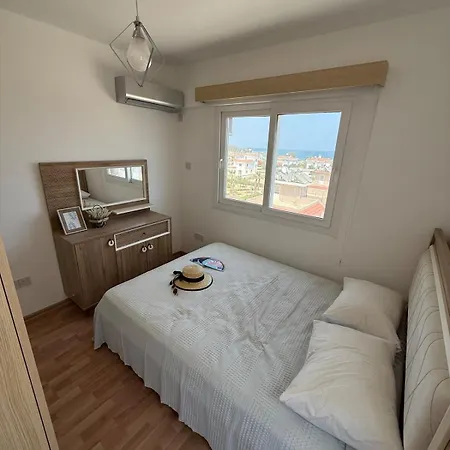 Daire Two Bedrooms Longbeach Seaview Escape Paralimni